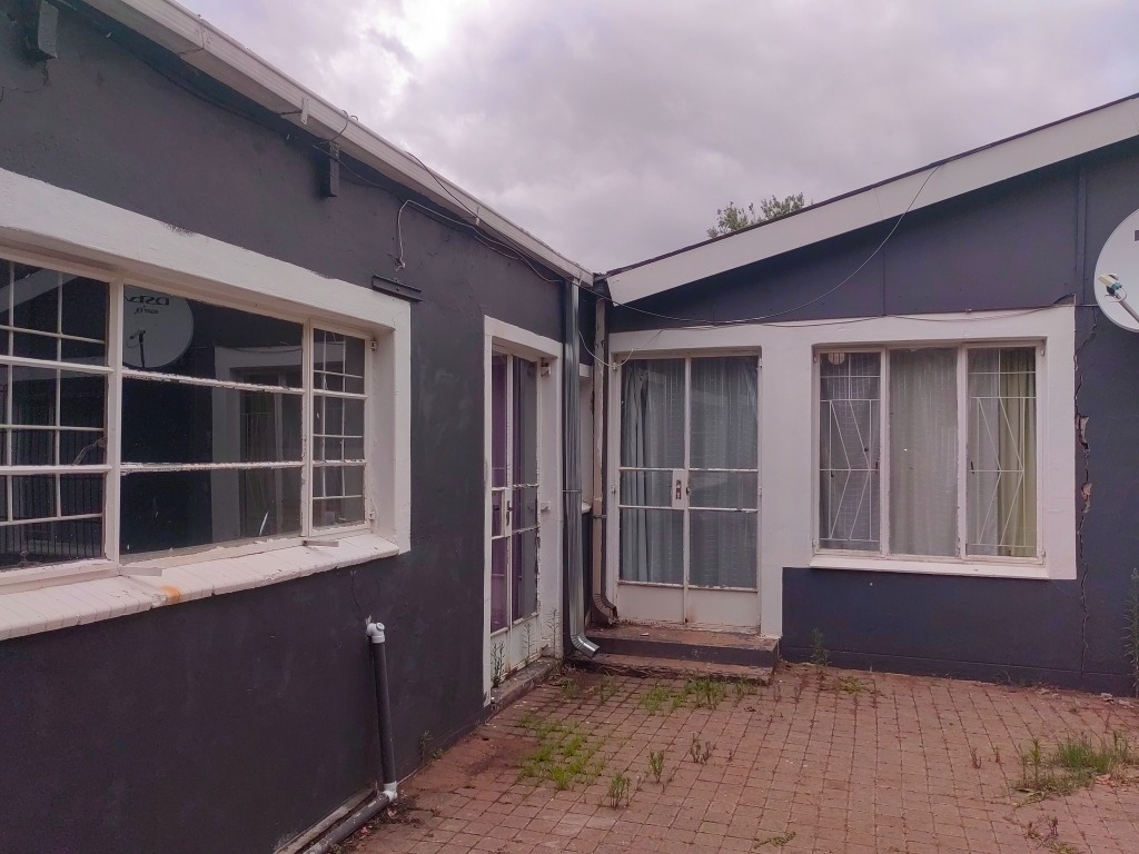 11 Bedroom Property for Sale in Brandwag Western Cape